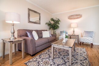 6737 Oakridge Rd, San Diego, CA 92120