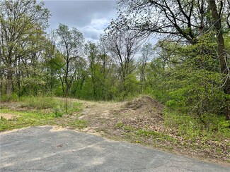 3004 Rosewood Ln, Eau Claire, WI 54703