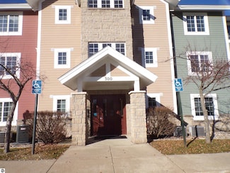 1246 Sunnyside Dr Unit 301, Cadillac, MI 49601