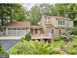 8 Iron Cir, Reading, PA 19607