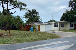 702 NW 8th Ct, Boynton Beach, FL 33426