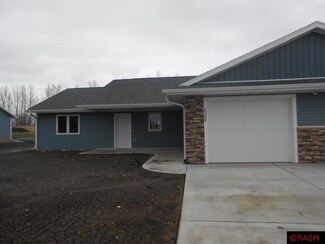 2215 Lake Ave, New Ulm, MN 56073