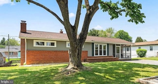 18011 Oak Ridge Dr, Hagerstown, MD 21740