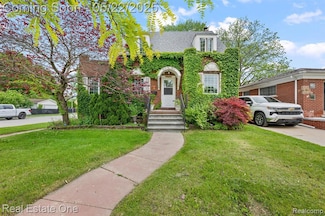 8911 Manor Ave, Allen Park, MI 48101