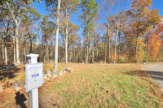 708 Fox Hopyard Rd, East Haddam, CT 06423