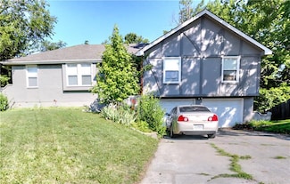 1005 SW 23rd St, Blue Springs, MO 64015