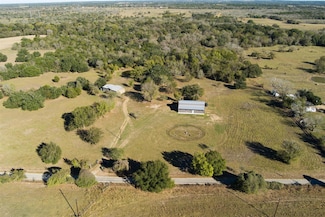 421 Krchnak Rd, Smithville, TX 78957