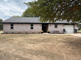 131 E Bk 800, Stigler, OK 74462