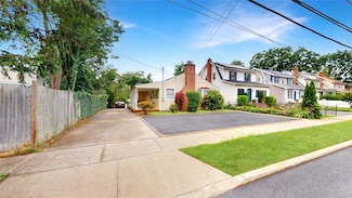 2150 Grove St, North Baldwin, NY 11510