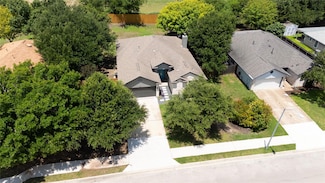 203 Little Lake Rd, Hutto, TX 78634