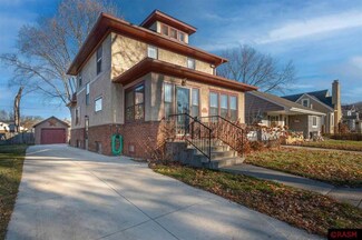 636 Park Ave, North Mankato, MN 56003