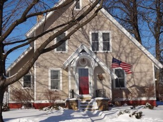253 E Monroe St, Spring Green, WI 53588