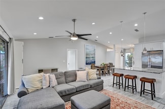 26 Farnworth Dr, Boynton Beach, FL 33426