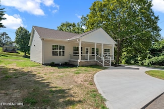 711 Byrd St, Clinton, TN 37716