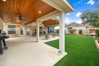 7619 Limber Bough Dr, Humble, TX 77346