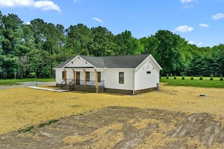 2976 Newmans Neck Rd, Heathsville, VA 22473