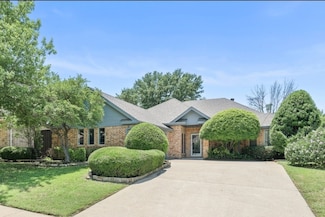 3713 Teal Ln, Bedford, TX 76021