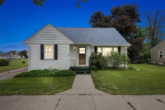 307 2nd Ave, Clarence, IA 52216
