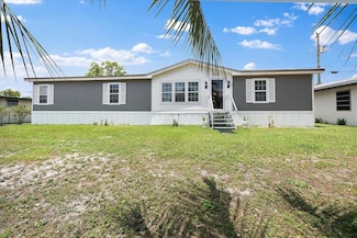 212 Alabama St, Crescent City, FL 32112