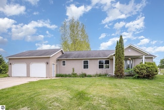 10745 W Remick Rd, Blanchard, MI 49310