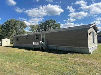 308 N West St, Elkville, IL 62932