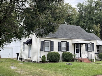 15 Mohawk Dr, Portsmouth, VA 23701