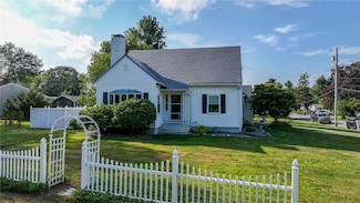 76 Forsythia Ln, Cranston, RI 02921