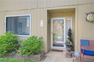 818 E 121st Terrace Unit 8C, Kansas City, MO 64146