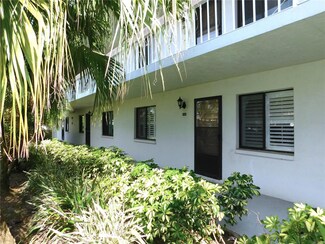 111 Lakeview Place Unit 11, Oldsmar, FL 34677