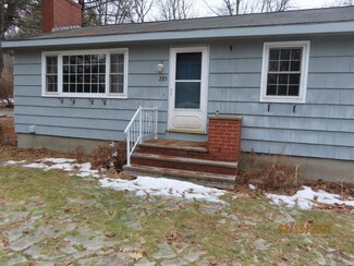 285 Portland St, Yarmouth, ME 04096
