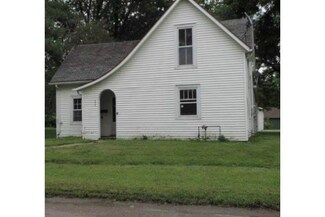 315 S West St, Corydon, IA 50060