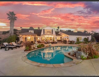 1115 N Stage Coach Ln, Fallbrook, CA 92028