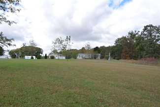 826 Clutter Rd, Lynnville, IN 47619