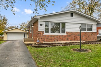 150 Serena Dr, Chicago Heights, IL 60411