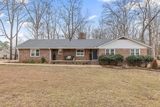 160 Rose Dr, Florence, AL 35630