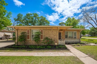 1919 Lenz St, La Marque, TX 77568