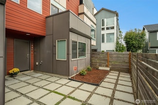2311 N 113th Place Unit B, Seattle, WA 98133