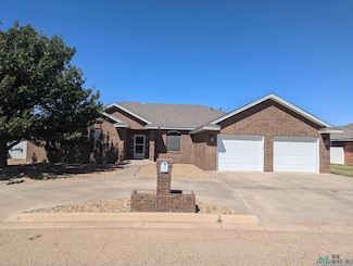 1245 Oakwood Cir, Portales, NM 88130