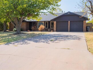 213 SW Crystal Hills Dr, Lawton, OK 73505