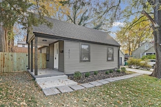 4017 W 47th St, Roeland Park, KS 66205