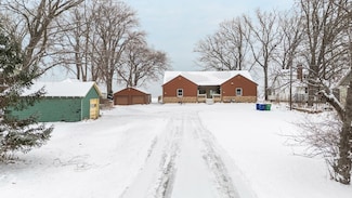 2453 E Shore Dr, Green Bay, WI 54302