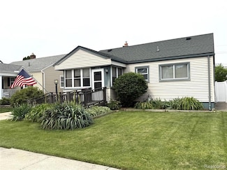 17810 Brinson St, Riverview, MI 48193
