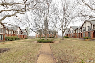 917 Claytonbrook Dr Unit 3, Ballwin, MO 63011