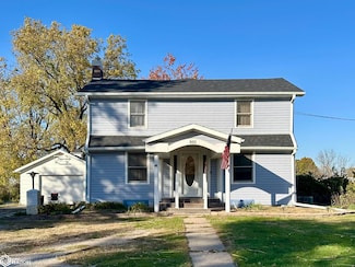 801 Curtis Ave, Chariton, IA 50049