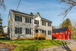 25 Railroad St, Denver, PA 17517