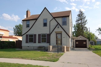411 4th St SE, Sidney, MT 59270