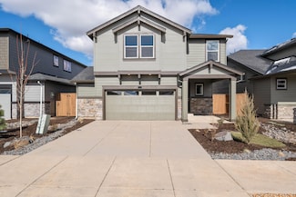 21645 SE Fuji Dr, Bend, OR 97702
