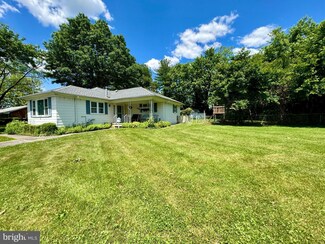 726 W Helena Ave, Somerdale, NJ 08083