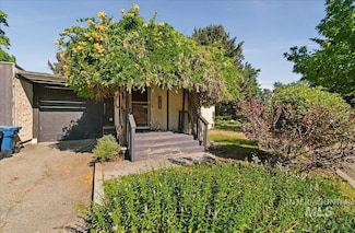 1861 S Tuesday Ln, Boise, ID 83705