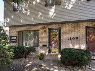 1108 E Jefferson St Unit 11, Bloomington, IL 61701